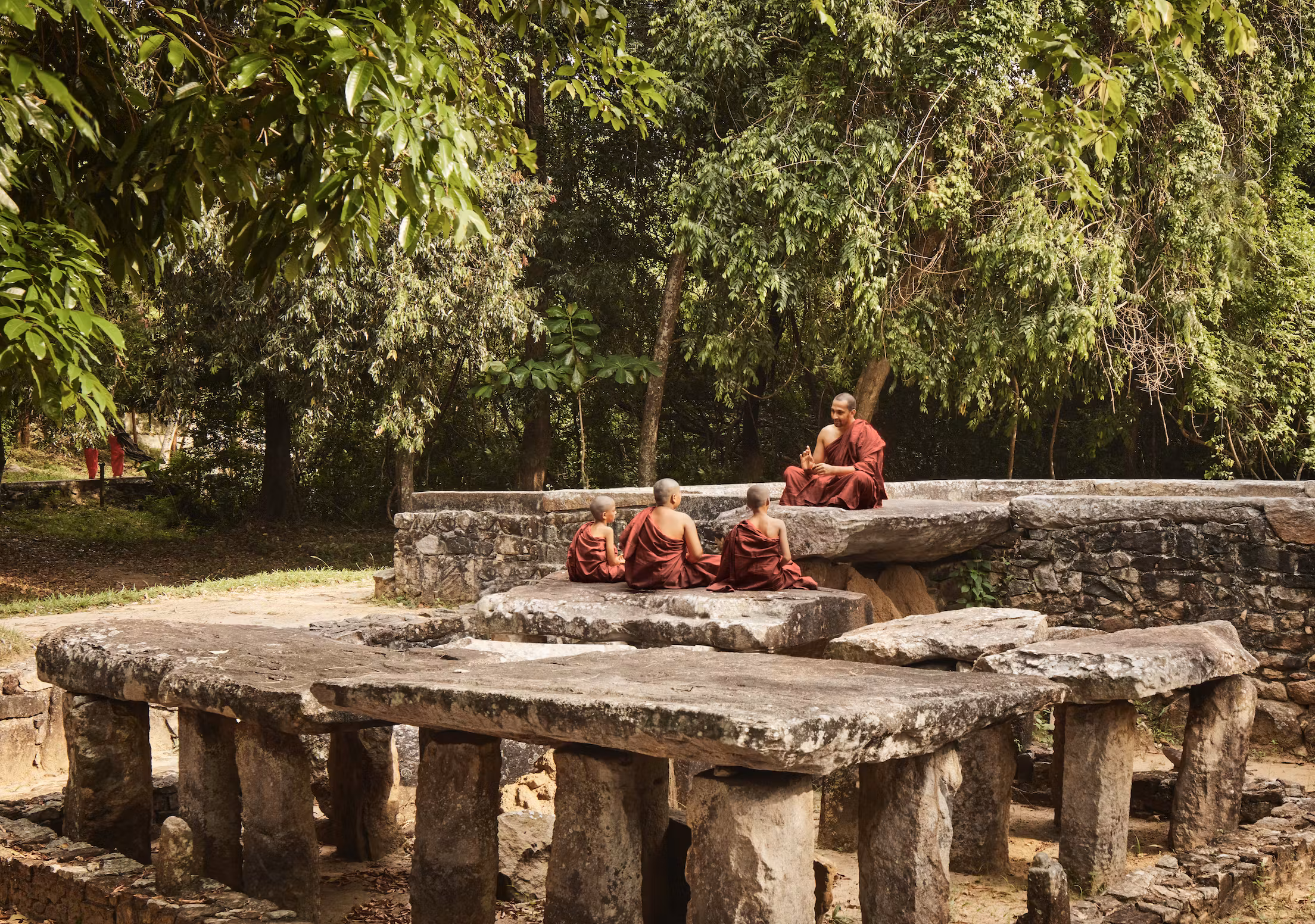 Des sages sri lankais.